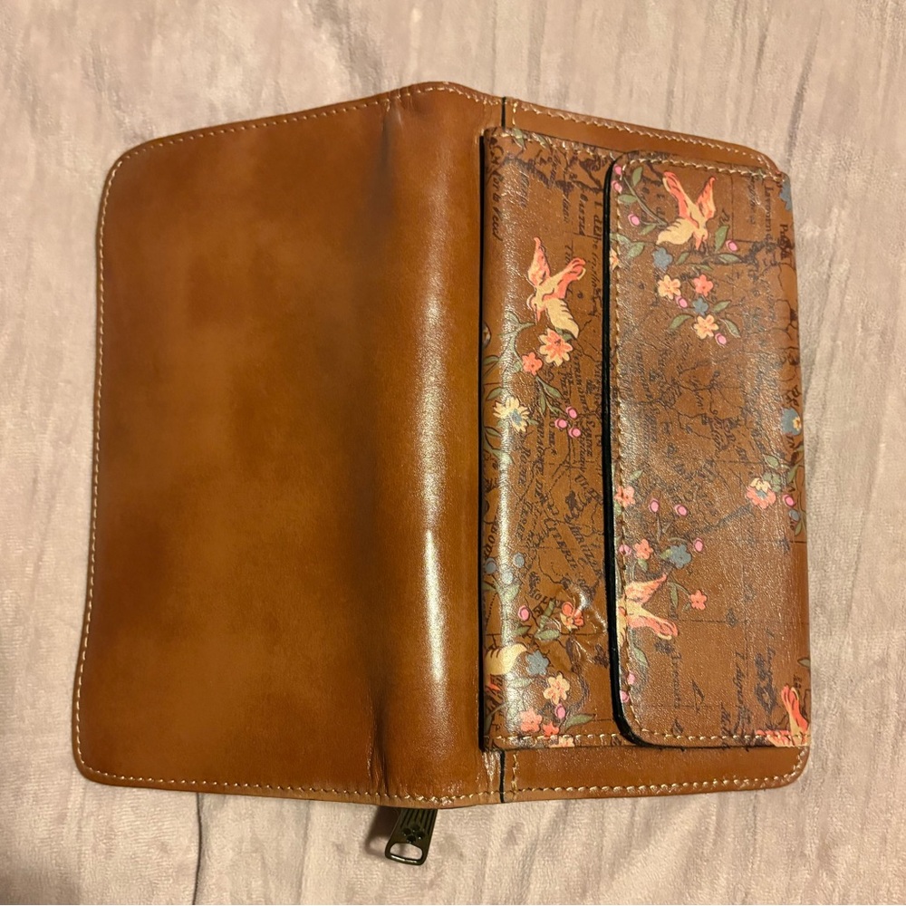 Patricia Nash Azario Leather Crossbody Organizer Wallet - Picture 10 of 11